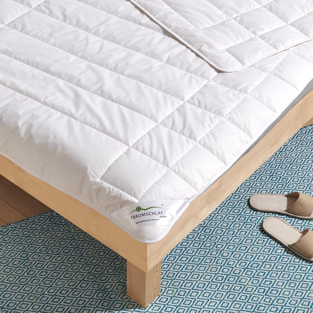 Traumschlaf Alpaka Bettdecke • Leichte Sommerbettdecke mit 100% Alpakawolle • Hochwertige Naturdecke