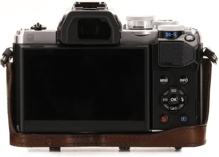 MegaGear Olympus OM-D E-M10 Mark III (14-42mm) Ever Ready Leder Kamera-Case mit Trageriemen und Batt