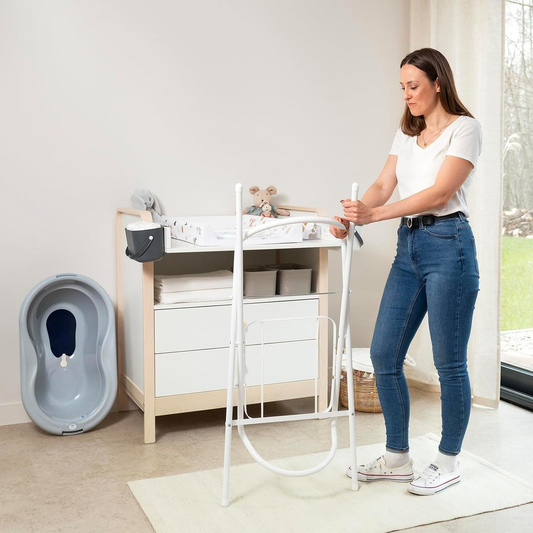 Rotho Babydesign TOP Badewannenständer für Babys,zusammenklappbar, leicht zu verstauen, ideal für Ne