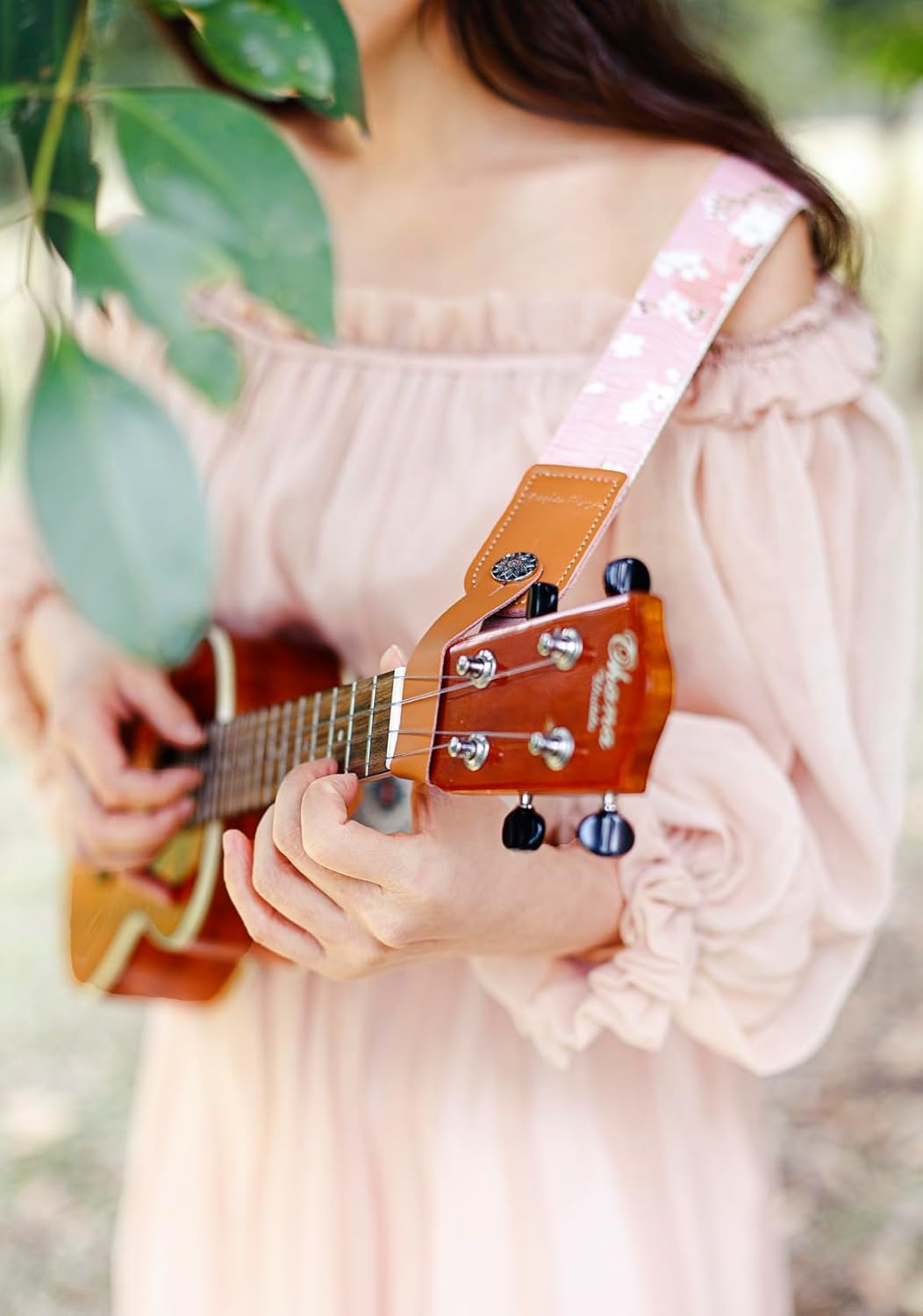 MUSIC FIRST Ukulelengurt, Vintage-Stil, "Pink Sakura", weiches Musselin und echtes Leder, Ukulelengu