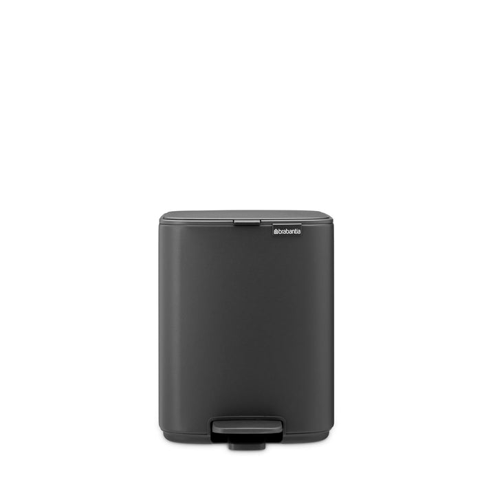 Brabantia Bo Treteimer 7 L (schwarzgrau), platzsparender Mini Mülleimer mit Soft-Close-Funktion und