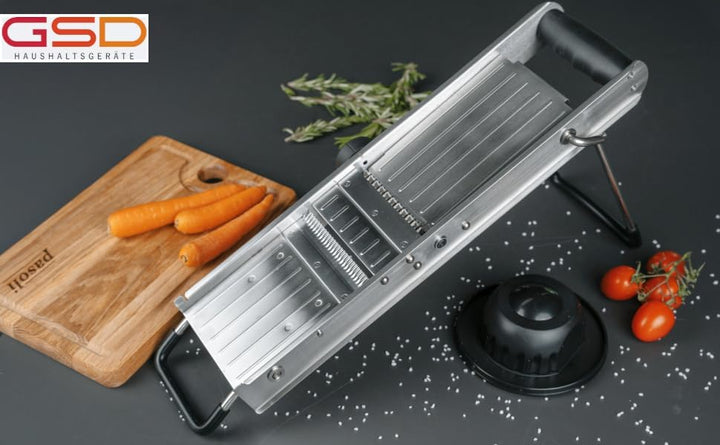 GSD Profi Mandoline, Edelstahl/Kunststoff Silber, mit ergonomischen Restehalter und Gummifüssen, Mas