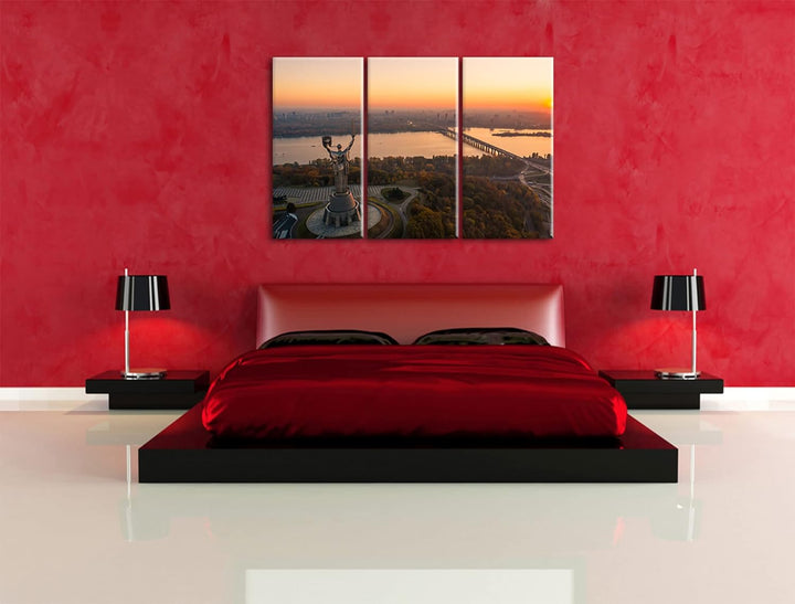 Skyline Kiew Sonnenuntergangals Leinwandbild 3 teilig | Grösse: 120x80 cm | Wandbild | Kunstdruck |