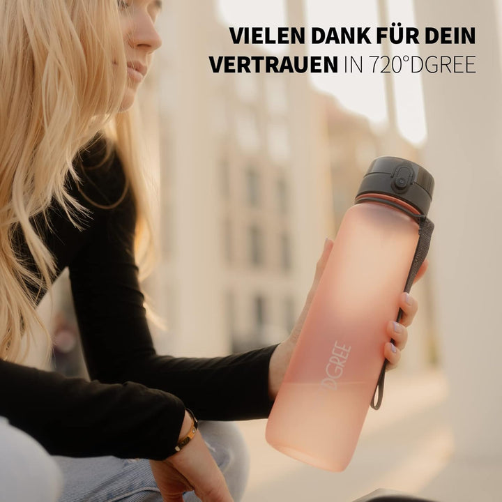 720°DGREE Trinkflasche 1,5 Liter “uberBottle“ softTouch +Sieb - BPA-Frei - XL Wasserflasche für Gym,
