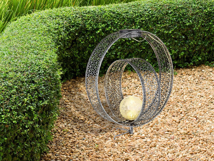 Solarleuchte mit Metallstanzungen und Glaskugel, Silber Höhe 42cm