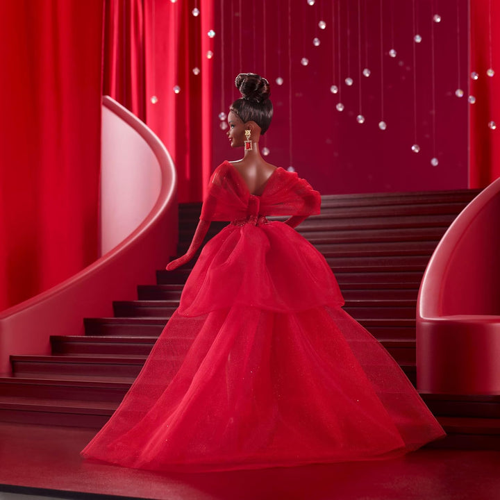 Barbie Signature Puppe, Sammelfigur zum 80. Jubiläum von Mattel in glitzerndem rotem Tüllkleid mit t