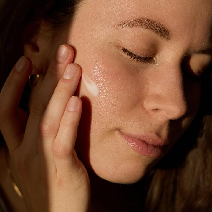 JUNGLÜCK Sonnenfluid SPF 50+ | Schnell einziehender Sonnenschutz für das Gesicht mit organischen UV-