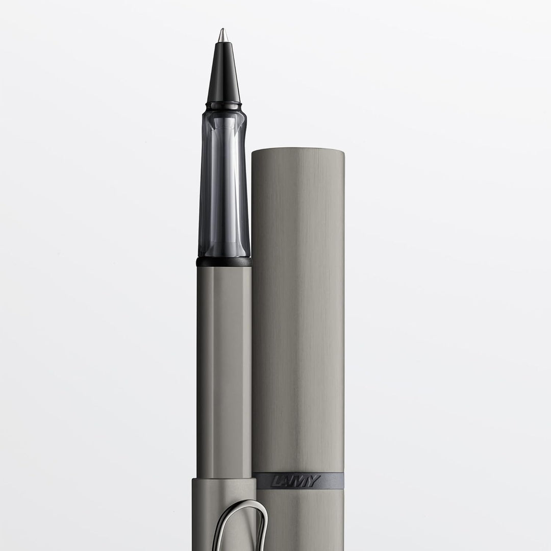 LAMY Lx Tintenroller 357 – Rollpen aus Aluminium, edel eloxiert in der Farbe Ruthenium mit transpare