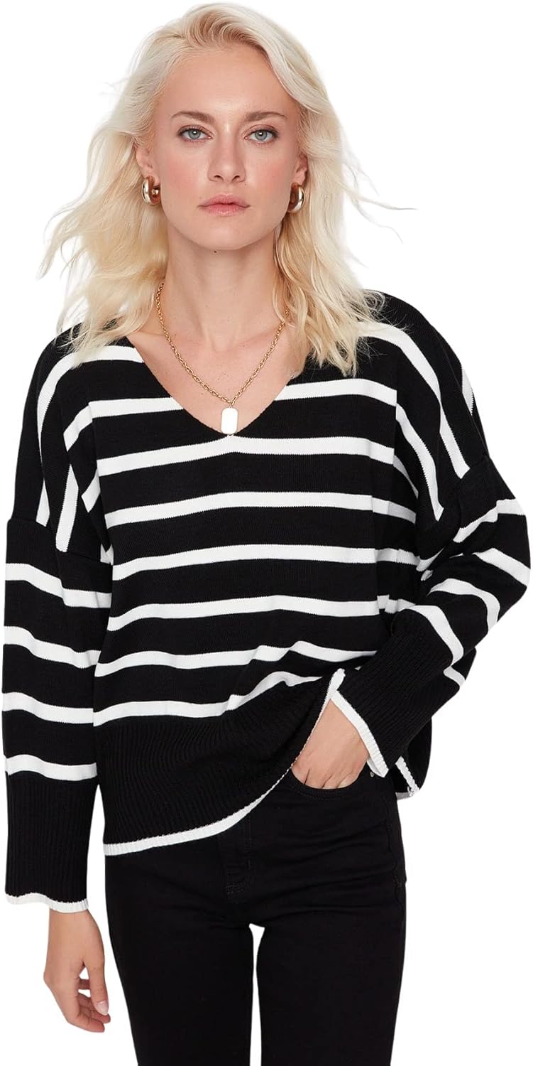 TRENDYOL Damen Normale Passform, Strickpullover mit V-Ausschnitt Pullover S Schwarz, S Schwarz