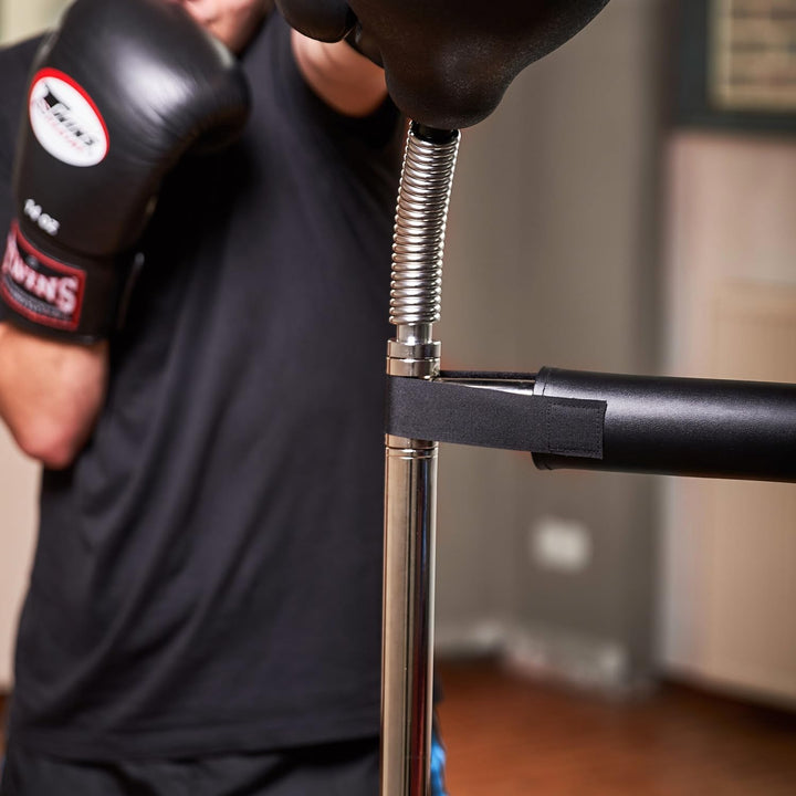 Sport-Thieme Punchingball mit Standfuss höhenverstellbar | Profi-Standboxsack mit Ausleger u. Feder