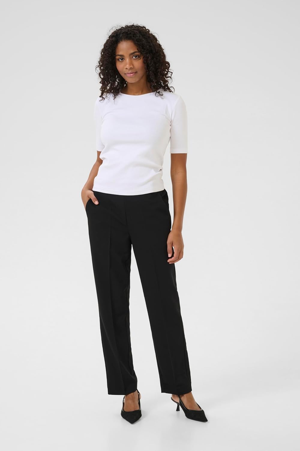KAFFE Damen Women's Trousers High-Waisted Elastic Waistband Cropped Length Regular Fit Pants 38 Blac
