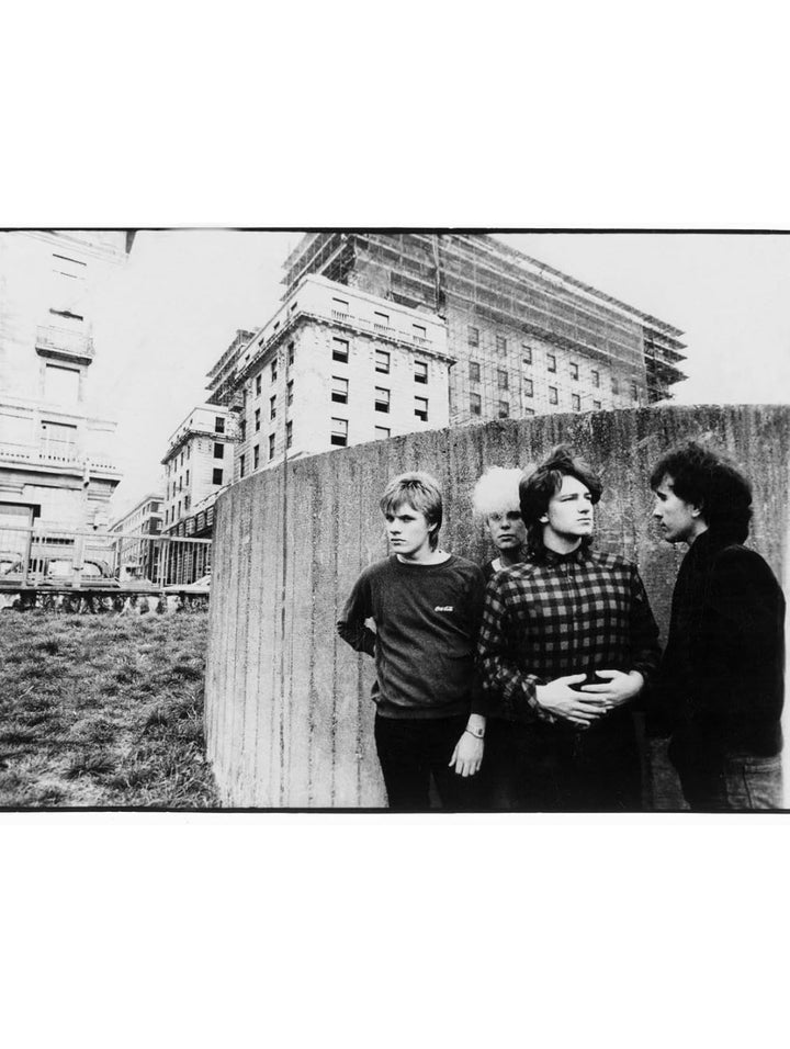 Die illustrierte Biografie über U2: Komplett in Farbe, Taschenbuch