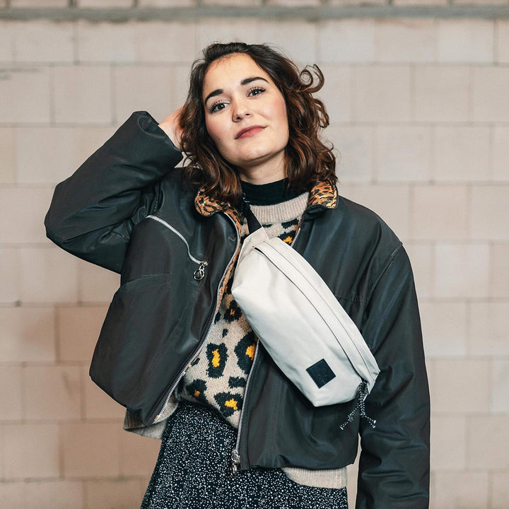 Johnny Urban Bauchtasche Damen &amp; Herren Grau - Tom - Gürteltasche Mit Flexiblem Gurt für Festival -