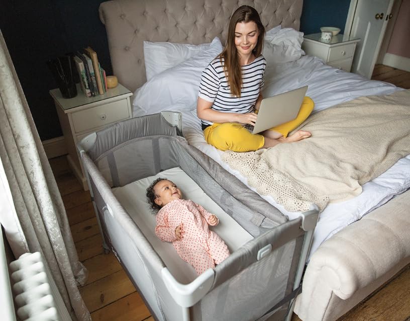 Joie Kubbie™ Sleep Reisebett, 2-in-1 Beistellbett, absenkbare Seite, herausnehmbarer Einsatz, kompak