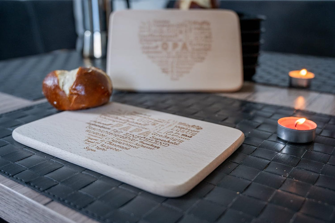 Spruchreif · 2er Set Frühstücksbrettchen Mama und Papa · Brotzeitbrett mit Gravur · Geschenke für El