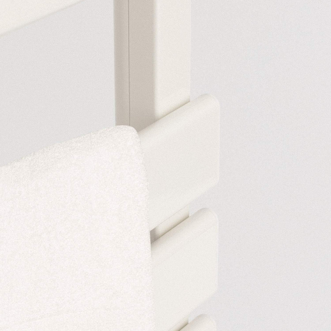 CREATE/ WARM Towel PRO/Badheizkörper Weiss mit Heizstrahler und Fernbedienung / 101x13x55cm / WLAN,