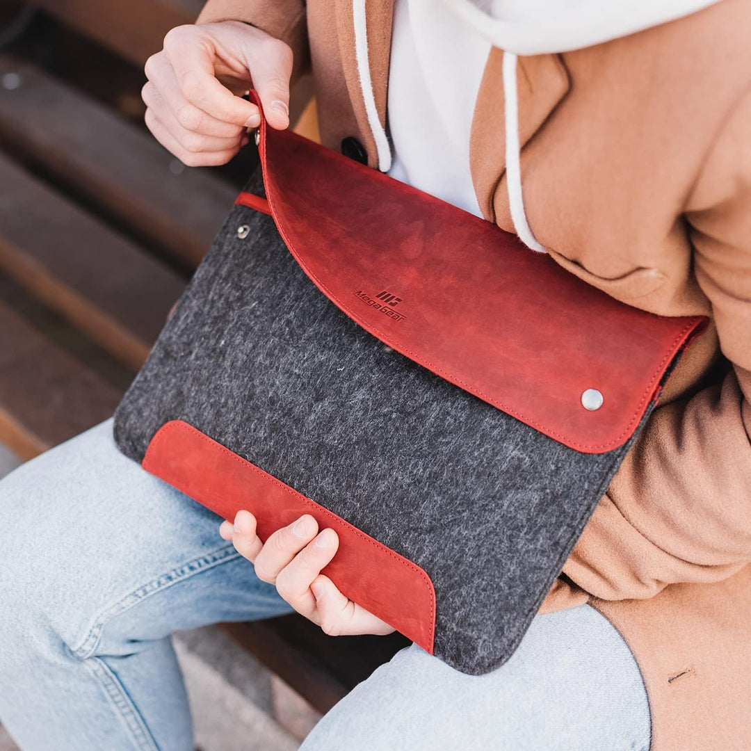 MegaGear MacBook-Tasche aus echtem Leder und Fleece, Laptop-Hülle für MacBook Pro und MacBook Air Hü