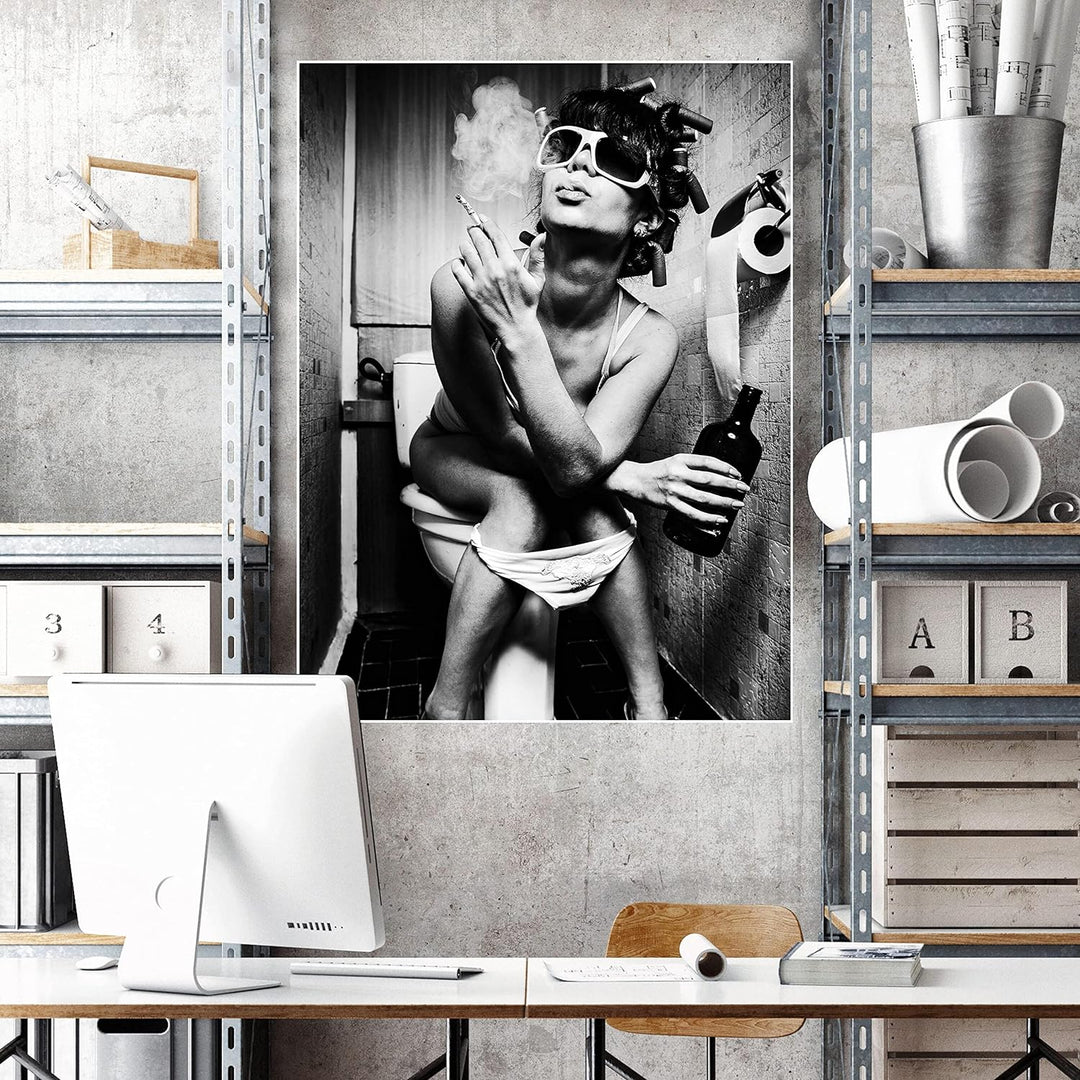 wandmotiv24 Poster als Wanddeko, Grösse 80x60cm, Frau im Bad, Sonnenbrille, Fotografie, Schwarz Weis