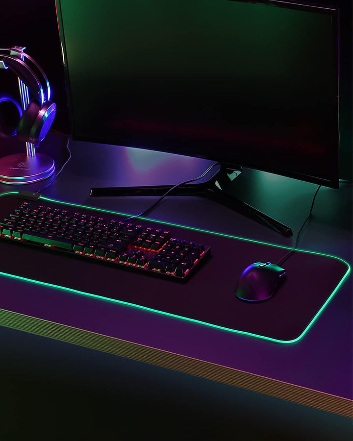 EASEMO Gaming Mauspad, XXL gross (800 x 300 x 4 mm) RGB Mousepad, 7 LED-Farben und 10 voreingestellt