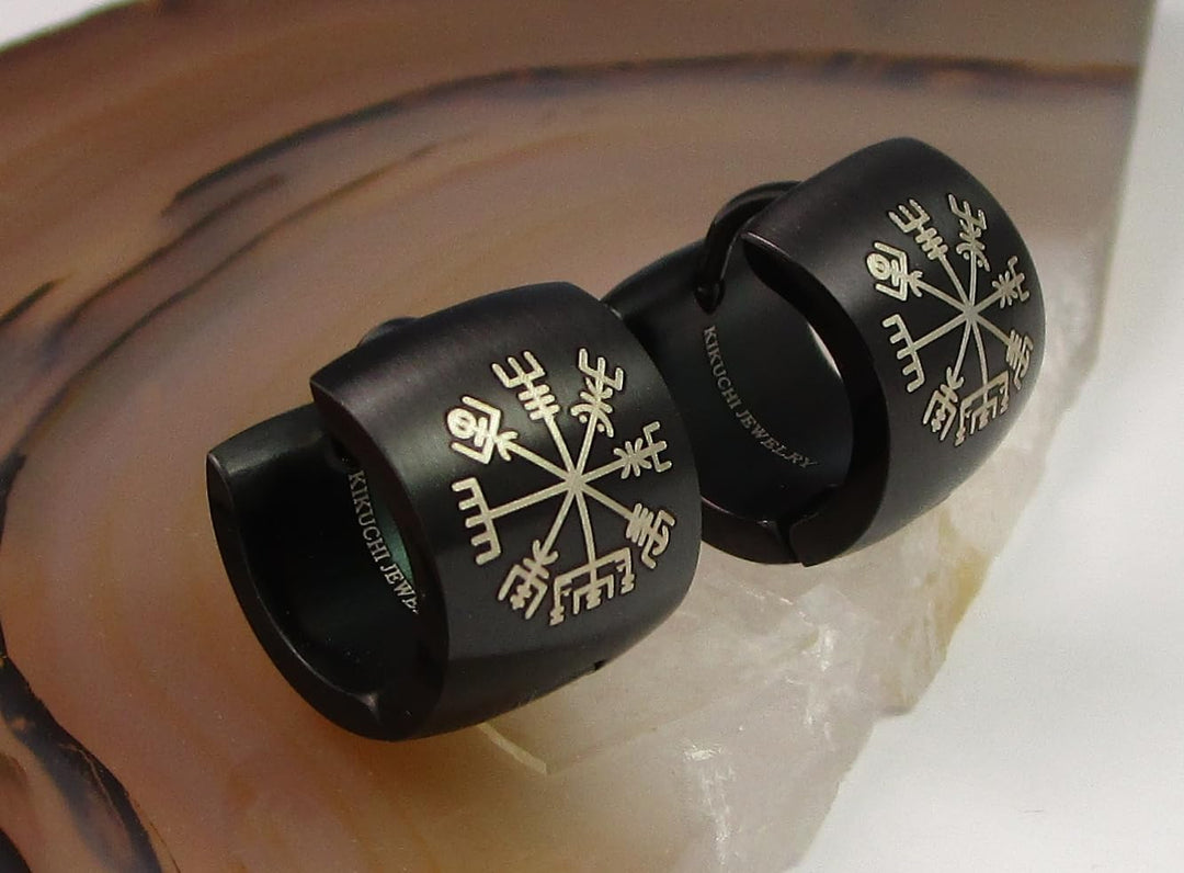 Kikuchi Ohrringe Titan Stäbchen Edelstahl Klapp Creolen 10mm Extra-Breit Schwarz Matt Gelasert Vegví