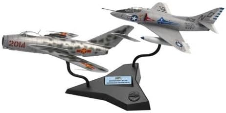 Airfix A50185 1/72 Mig 17F Fresco Douglas A-4B Skyhawk Dogfight Double Mig-21 Modellbau, 0 MiG17F Fr