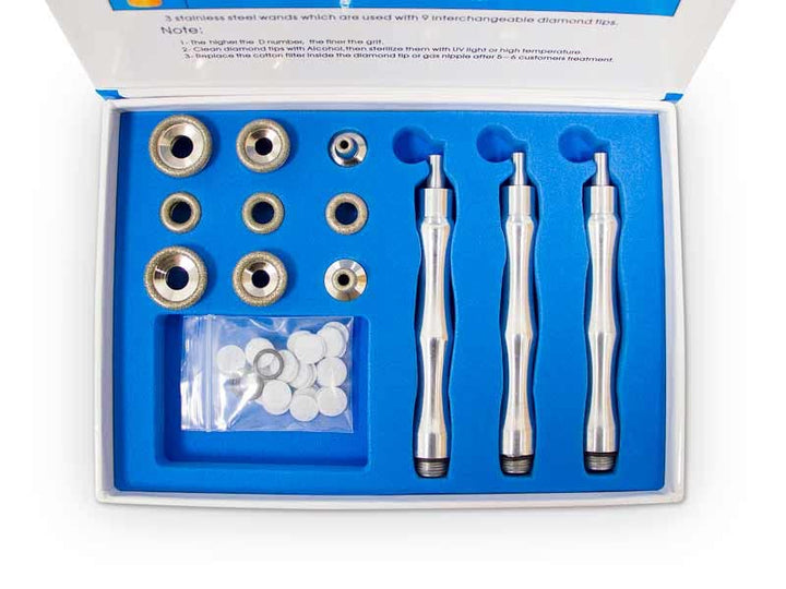 QUIRUMED Mikrodermabrasionsgerät, Gesichtspflege, Diamond-Edge-Technologie, 3 Handstücke und 9 Ringe