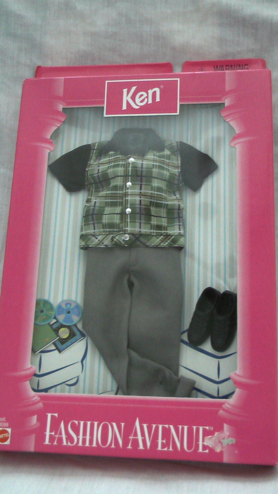 Mattel Kelly Fashion Avenue pink and Green Outfits