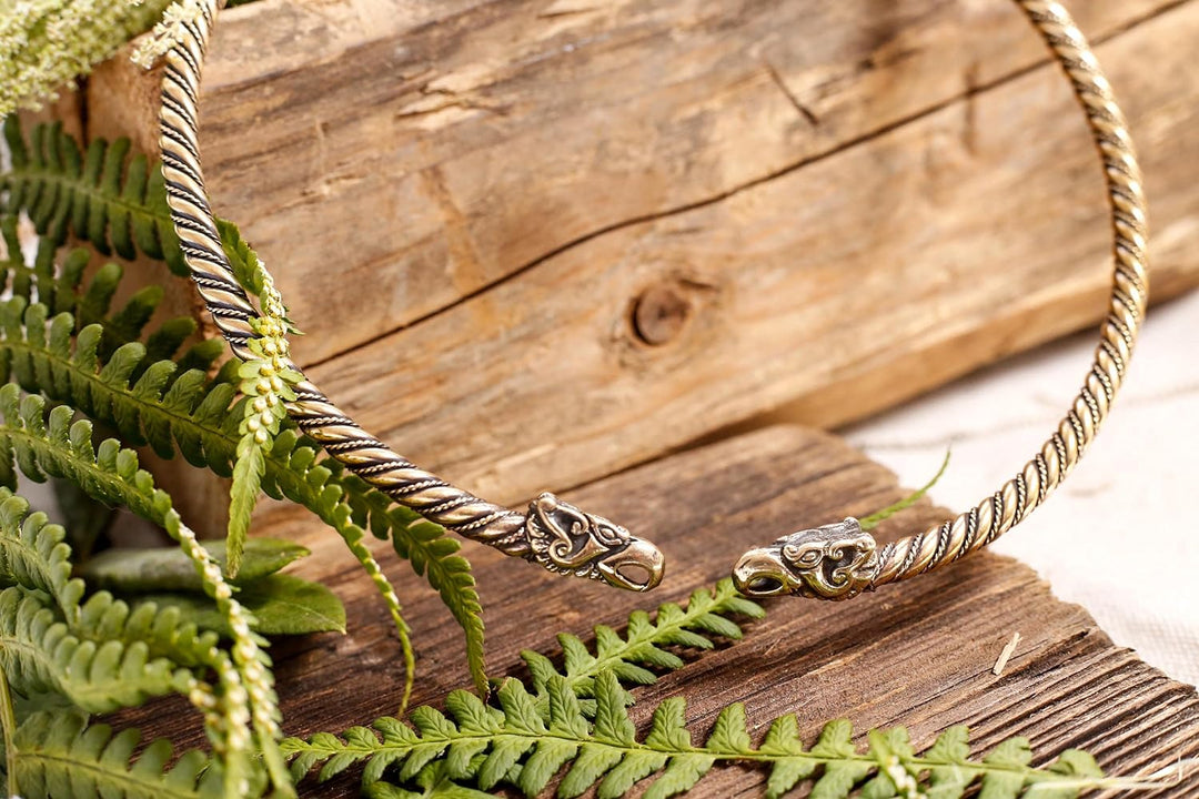 Windalf Vikings Frauen Halsreif HUGIN & MUNIN Ø 13.5 cm Raben Halsschmuck Handarbeit Hochwertige Bro