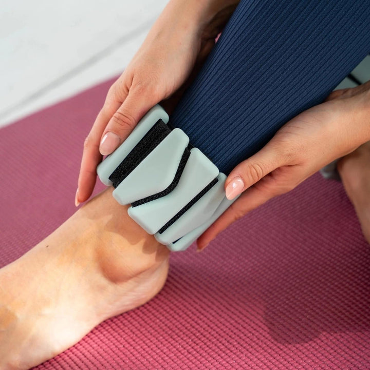 NEOLYMP Pilates Gewichtsmanschetten 2er Set – je 0,5 kg Ankle Weights aus Silikon – verstellbare Gew