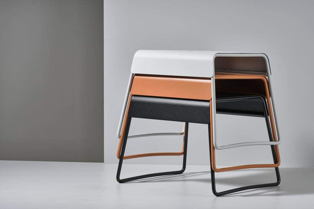 Zone Denmark A-Stool Trittschemel/Tritthocker aus Stahl, stabil und rutschsicher, 39 x 30 x 27,5 cm,