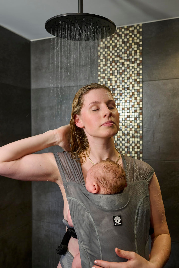 Dooky Splash Babytrage und Tragetuch in einem, Ideal zum Duschen und Schwimmen, Ab Geburt, Komfortab