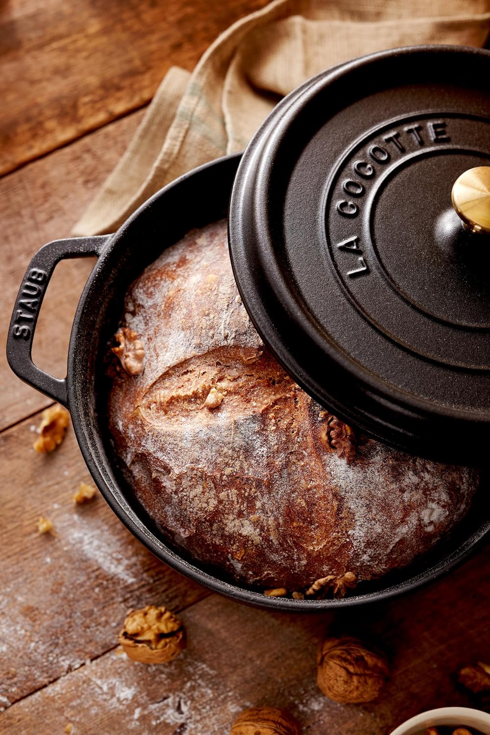 STAUB Gusseisen Bräter/Cocotte, Rund 24 cm, 3,8 L, Aromaregen Funktion, Für alle Herdarten geeignet,