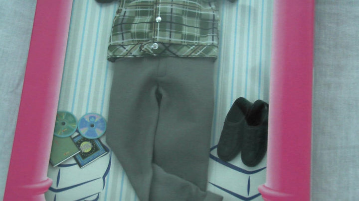 Mattel Kelly Fashion Avenue pink and Green Outfits