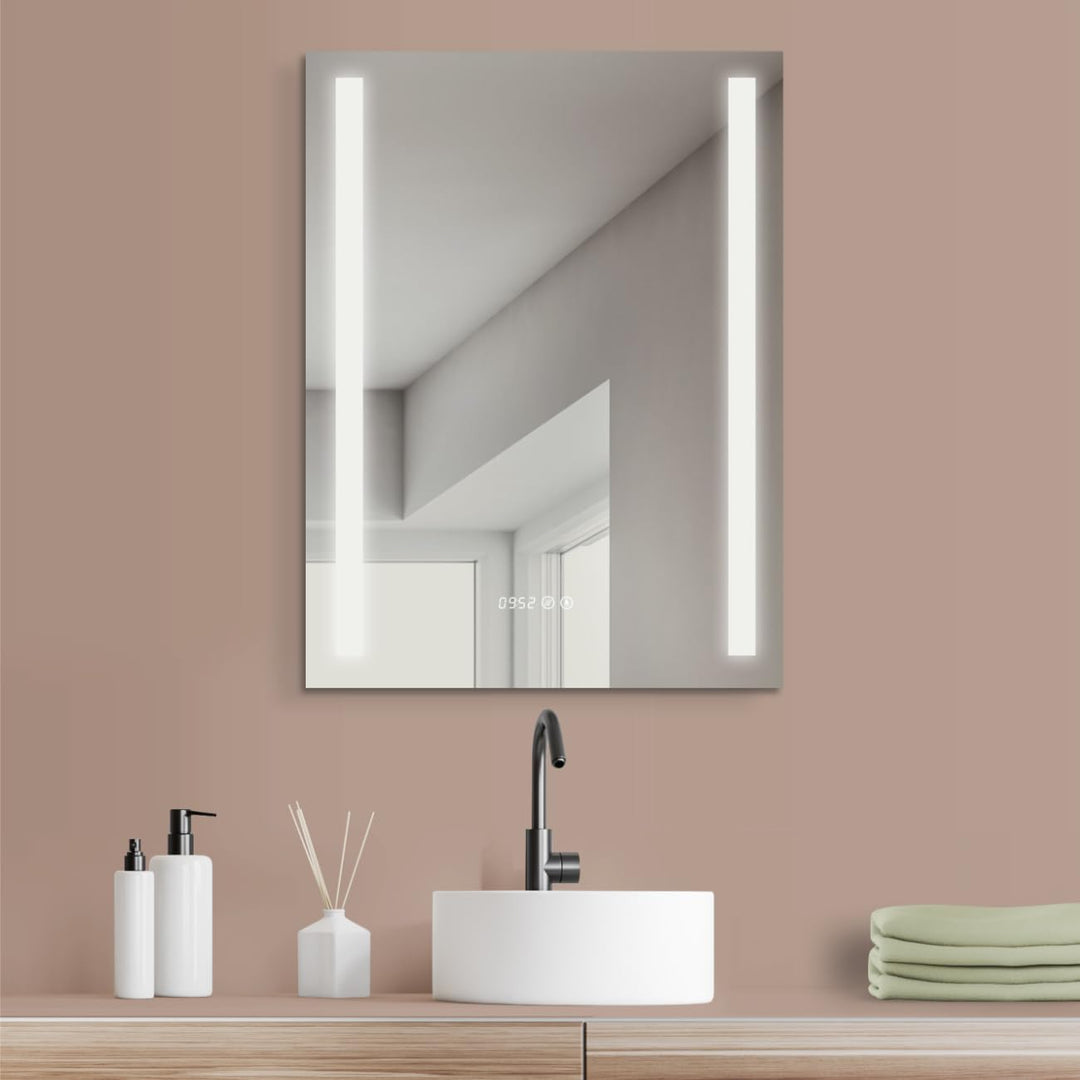 HOKO® Badezimmerspiegel, LED, 60 x 80 cm, mit Digitaluhr, Anti-Beschlagschutz, kaltes weisses Licht,