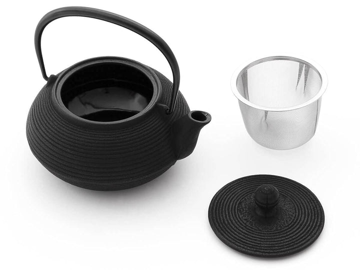 Iwachu Teekanne Gusseisen. Japanische Kyusu Senbiki, Original, Schwarz 650ml, 0,65 Liter Sieb-Einsat