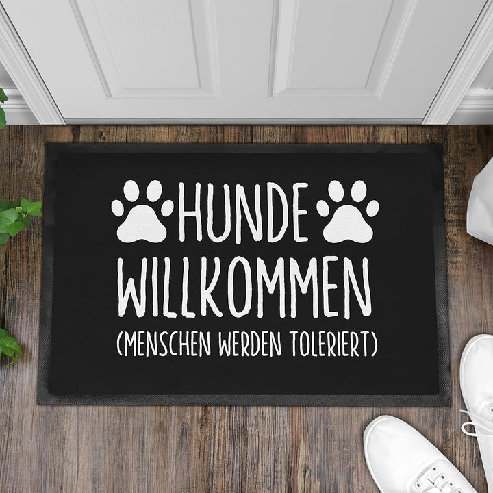 Trendation - Hunde Fussmatte Spruch Geschenk Hundebesitzer Hunde Willkommen Menschen Werden Tolerier