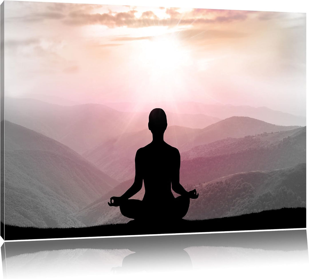 Pixxprint Meditierender Mensch in den Bergen / 100x70cm Leinwandbild bespannt auf Holzrahmen/Wandbil