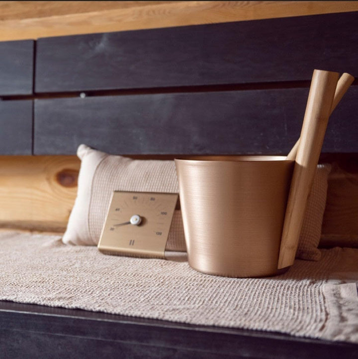 Design Saunakübel aus Aluminium - Champagner - 5 Liter mit Griff aus Bambus von Weigand