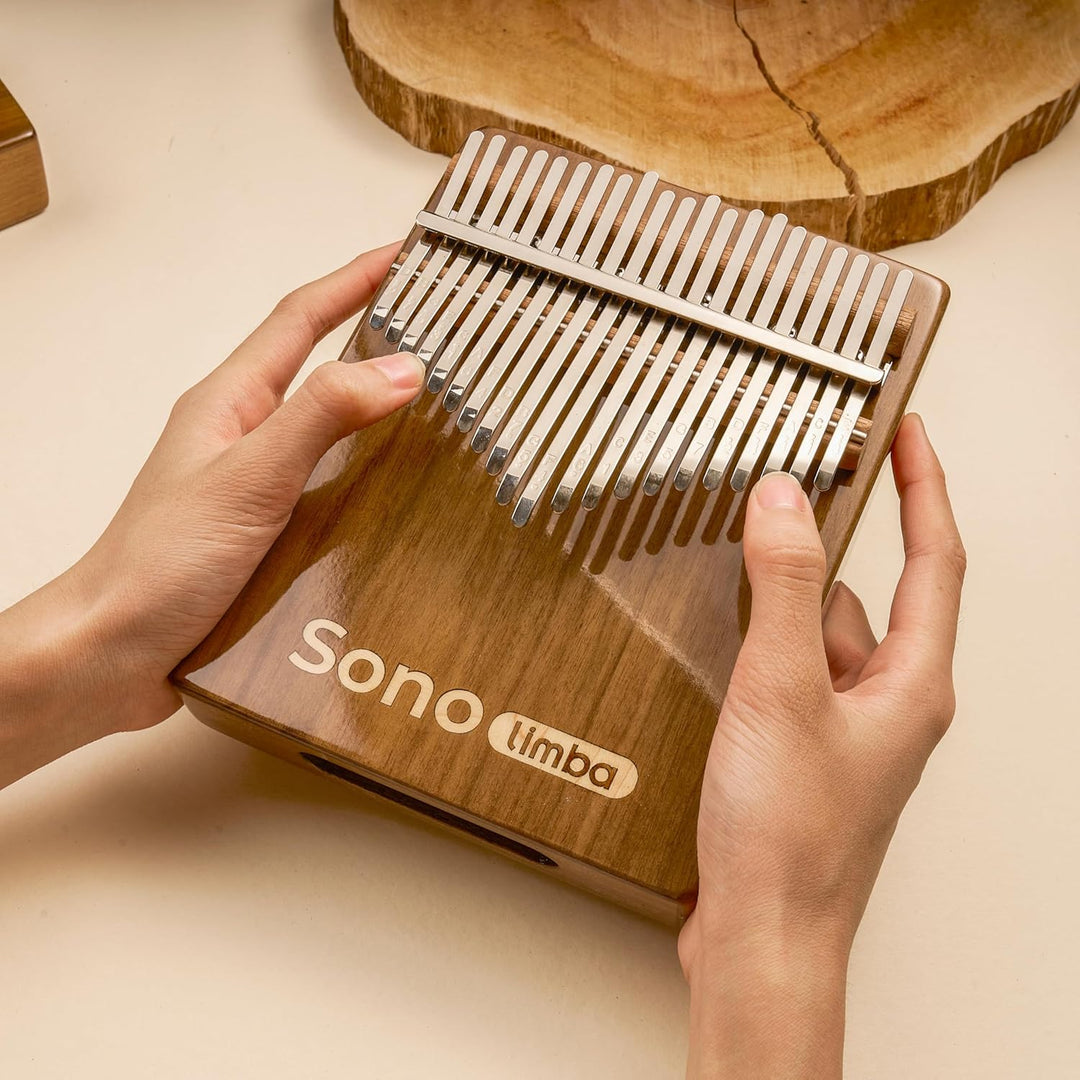 Kalimba "Sonolimba" mit 21 Schlüsseln in C - Dur aus Walnussholz - Daumenklavier inkl. Set mit Liede