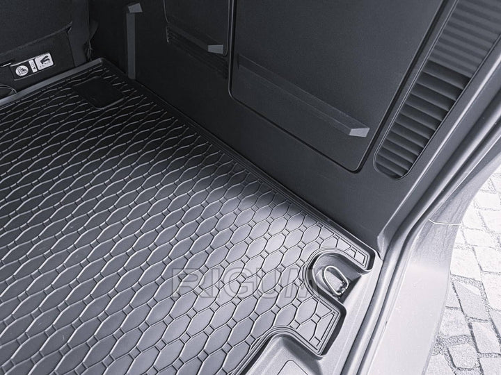 AZUGA Gummi Kofferraummatte passend für Ford Tourneo Courier ab 2023 AZ31100229 Kofferraumwanne Koff