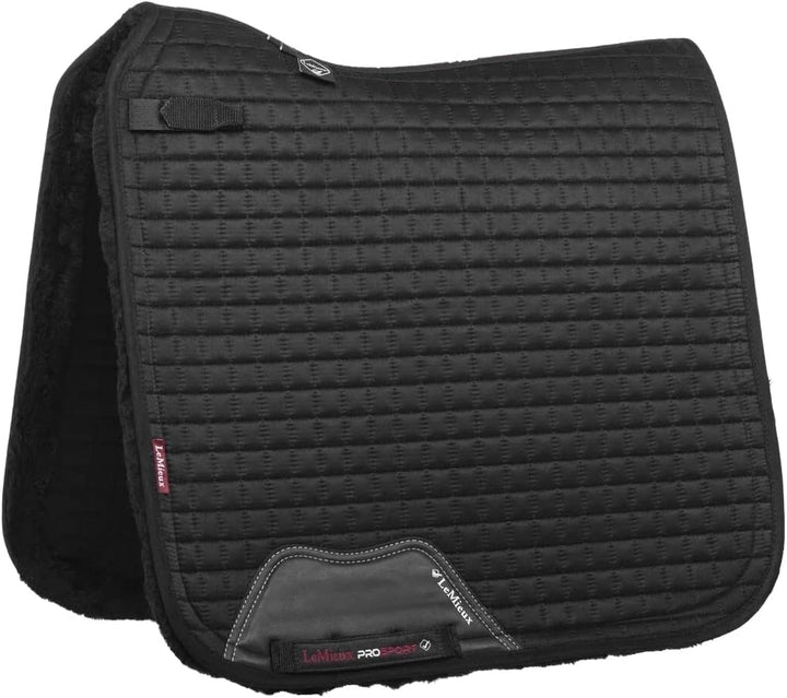 LeMieux Merino Plus Sensitive Lammfell Dressur-Schabracke, Schwarz, L, Schwarz