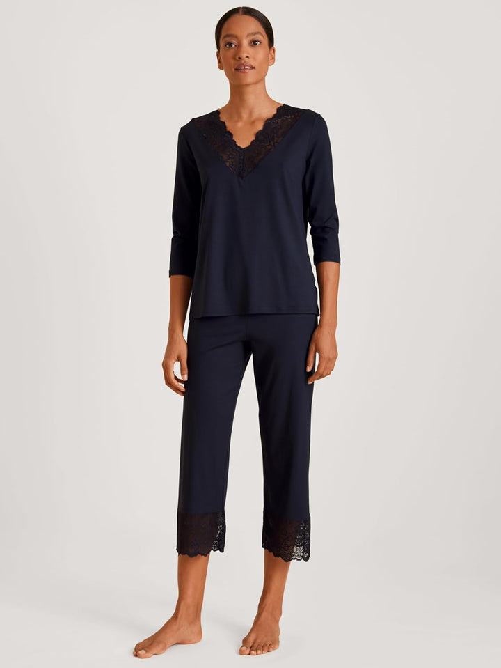 CALIDA Elegant Dreams 7/8-Pyjama Damen, luftiger Schnitt, mit Spitzendetails, fliessend und anschmie