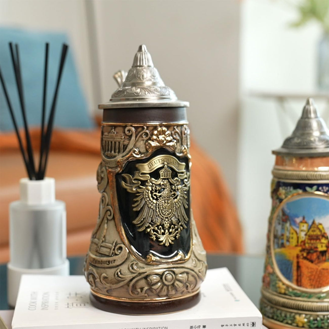 NENBOLEC Bierkrug mit Zinndeckel Bierseidel Steinkrug Gravur Deutsch Zinnwappen Beer Stein 0.9L