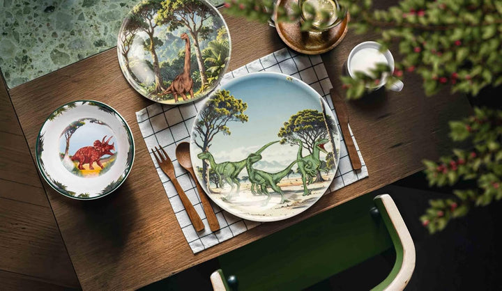 Seltmann Weiden Compact Kindergeschirr Set 5-teilig – Dino – 3 Teller, Schale und Becher mit Dinosau
