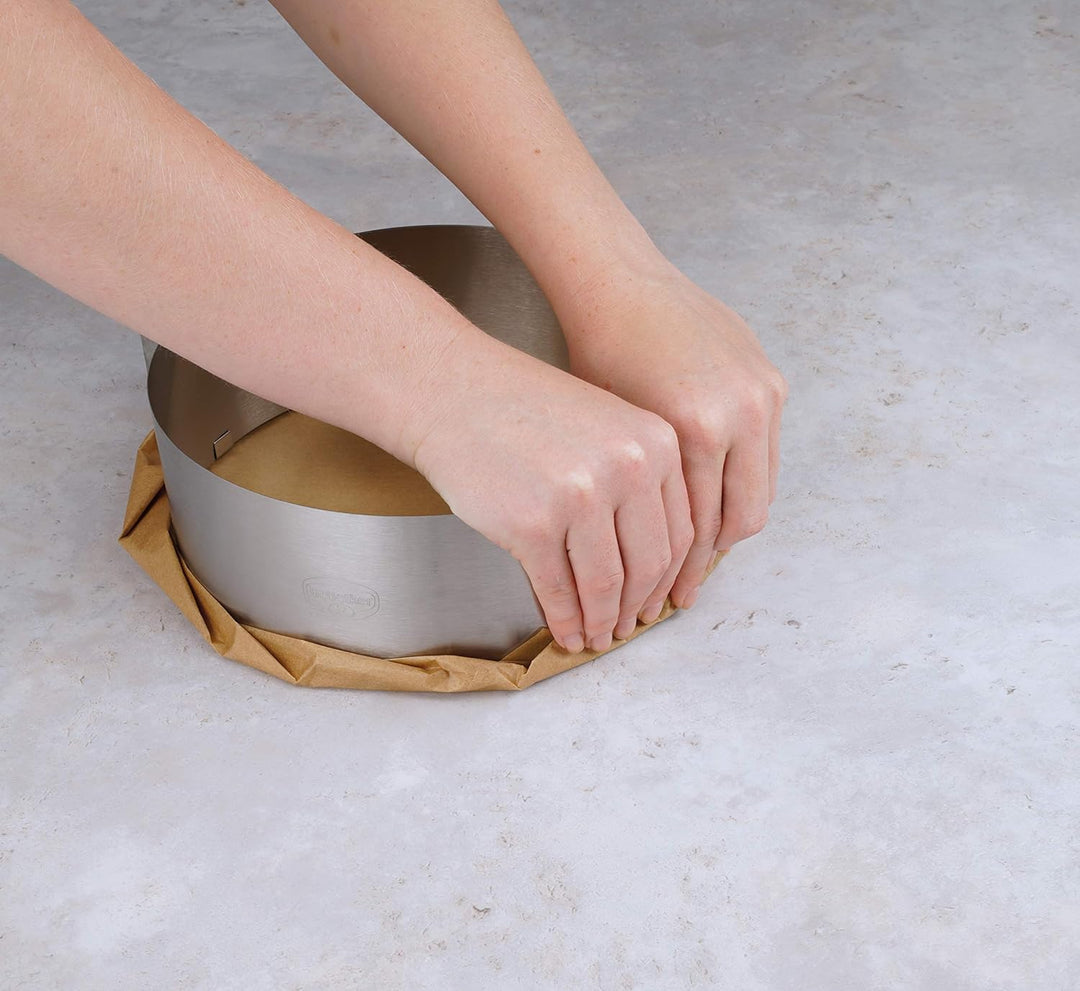 Dr. Oetker Deko- und Transportplatte, Ø32cm, Küchenhelfer aus hochwertigem Edelstahl, Farbe: silber