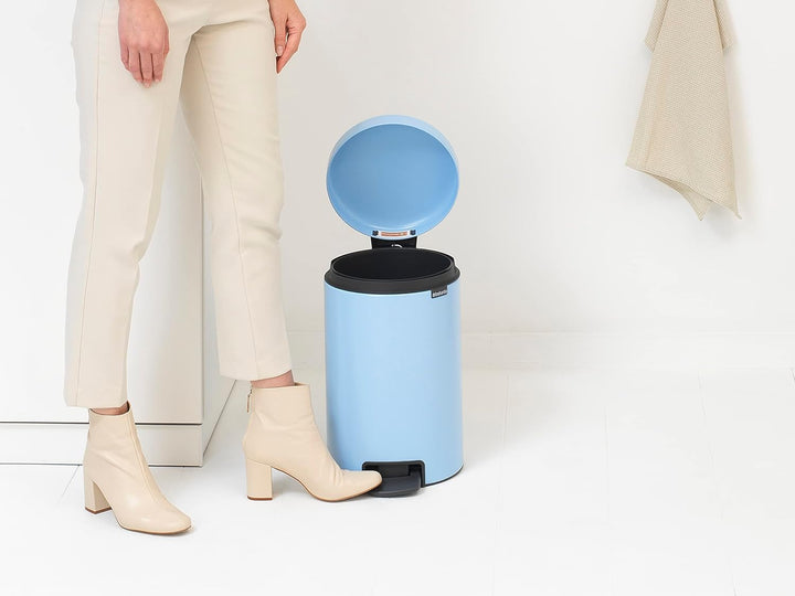 Brabantia - NewIcon Treteimer 12L - Medium Abfalleimer für Küche oder Schlafzimmer - Sanft Schliesse
