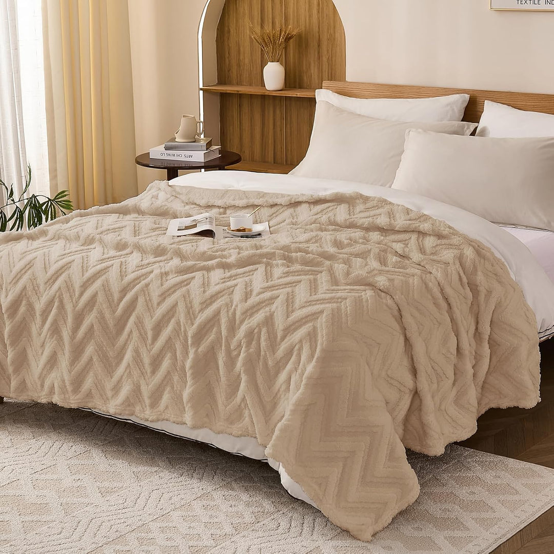 WONGS BEDDING Kuscheldecke Flauschig Decke Beige150x200 cm XL als Sofadecke Couchdecke Warme Decken,