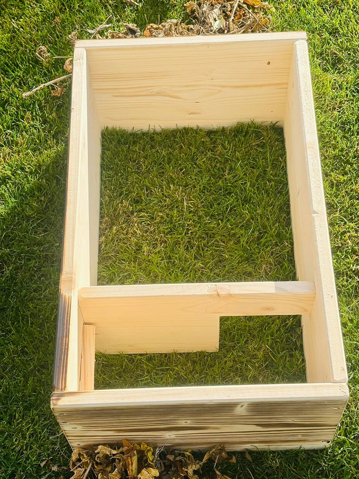 Generisch Igelhaus mit Rattenklappe, 60x40x23 cm, Geflammt mit Dachpappe und Isolierung, Handgeferti