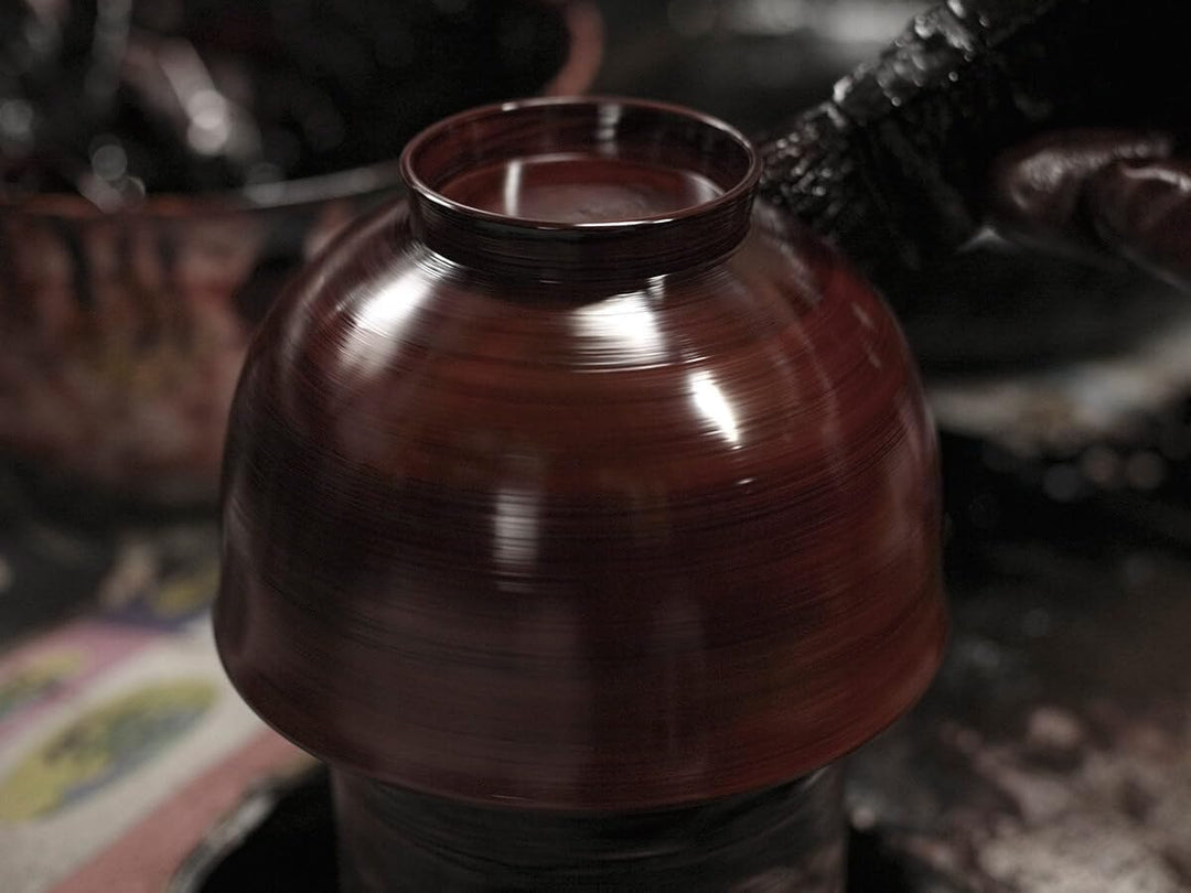 Japanische Suppenschale, Reisschale Mari Urushi rot, japanische Ulme. Yamanaka, Japan