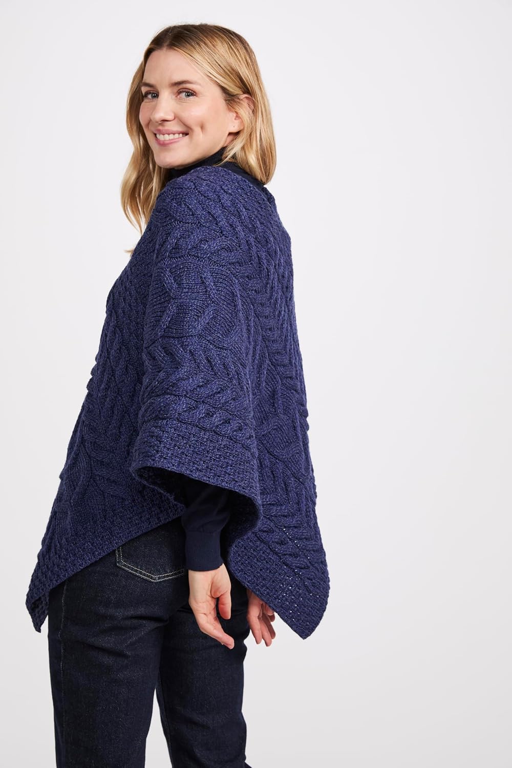 Aran Woollen Mills Superweicher Stilvoll Poncho aus 100% Merinowolle Einheitsgrösse Blau, Einheitsgr